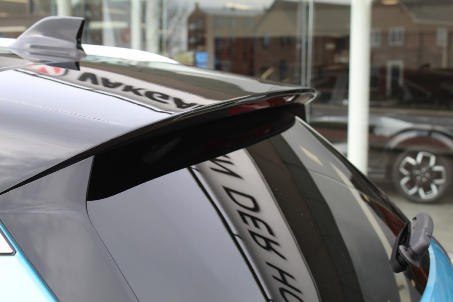 Renault Captur 1.3 TCe 140 Initiale Paris , 1500kg Trekgewicht Climate control , Bluetooth , Navigtie , Camera Cruise control , Parkeersensoren