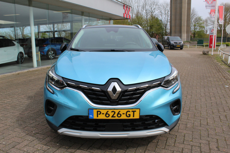 Renault Captur 1.3 TCe 140 Initiale Paris , 1500kg Trekgewicht Climate control , Bluetooth , Navigtie , Camera Cruise control , Parkeersensoren