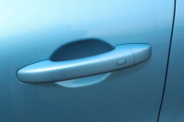 Renault Captur 1.3 TCe 140 Initiale Paris , 1500kg Trekgewicht Climate control , Bluetooth , Navigtie , Camera Cruise control , Parkeersensoren