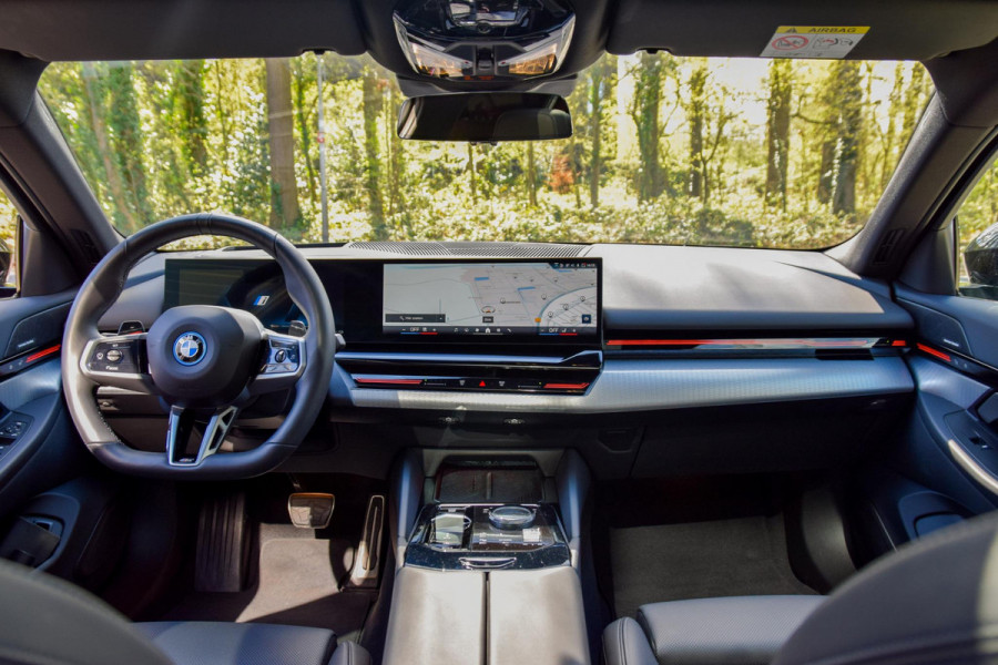 BMW 5 Serie 530e M Sport Edition | Panorama | H&K | Matrix/Led