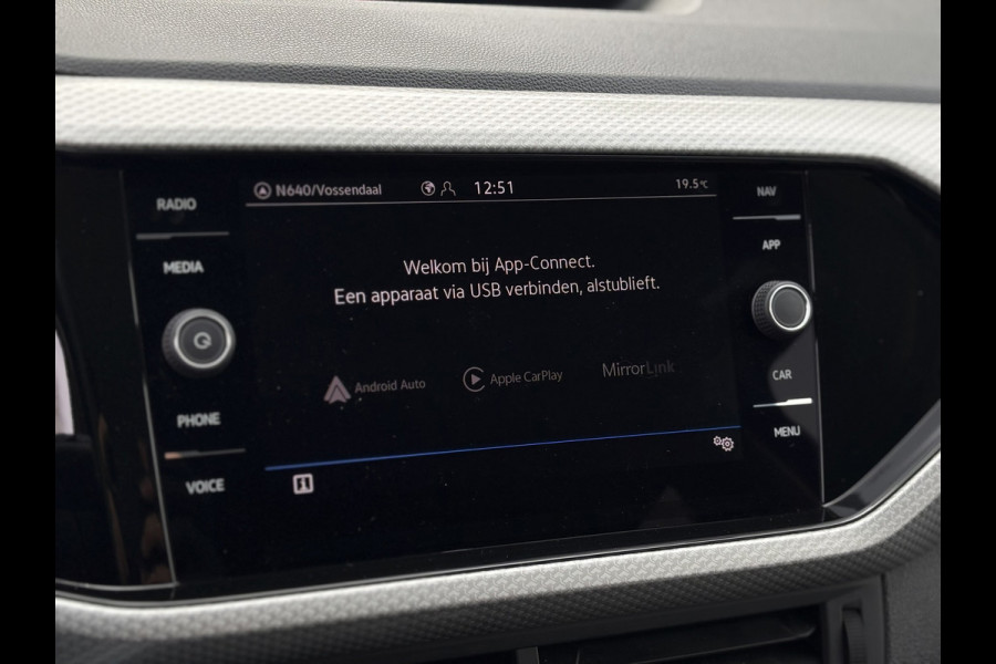 Volkswagen T-Cross 1.0 TSI Life | Navi, Carplay/Android, PDC, Cruise, Stoelverw., Climate, Afn. Trekhaak |