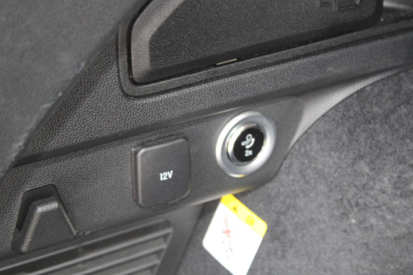 Ford Kuga 2.5 PHEV Vignale | Adaptive cruise control | Wegklapbare trekhaak | Winterpack | BLIS