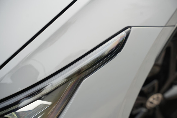 Volkswagen Golf 2.0 TSI GTI Facelift IQ LED Sfeerverlichting Harman/Kardon Carplay Stuurverw. 19"LM