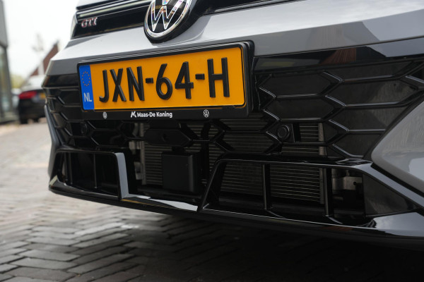 Volkswagen Golf 2.0 TSI GTI Facelift IQ LED Sfeerverlichting Harman/Kardon Carplay Stuurverw. 19"LM