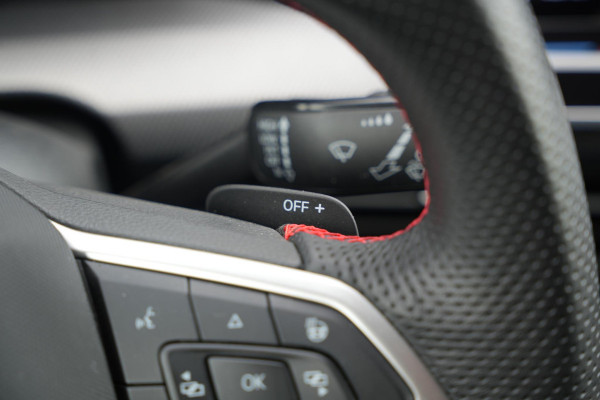 Volkswagen Golf 2.0 TSI GTI Facelift IQ LED Sfeerverlichting Harman/Kardon Carplay Stuurverw. 19"LM