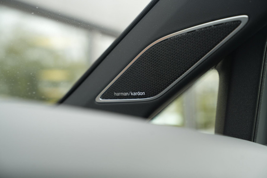 Volkswagen Golf 2.0 TSI GTI Facelift IQ LED Sfeerverlichting Harman/Kardon Carplay Stuurverw. 19"LM