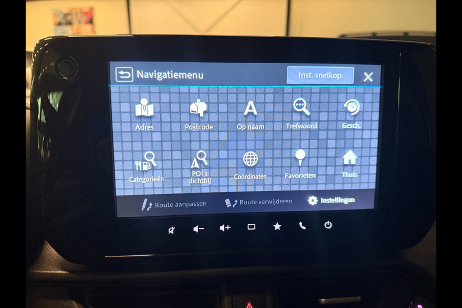 Suzuki Swift 1.2 Style Smart Hybrid NAVI/LED/DAB/CARPLAY/CAM/ECC/PDC/CRUISE///