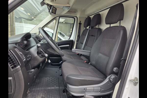 Peugeot Boxer 2.2 BlueHDi 140 PK Lowliner Laadklep / Oprijklep Lage instap Airco Cruisecontrol