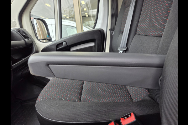 Peugeot Boxer 2.2 BlueHDi 140 PK Lowliner Laadklep / Oprijklep Lage instap Airco Cruisecontrol