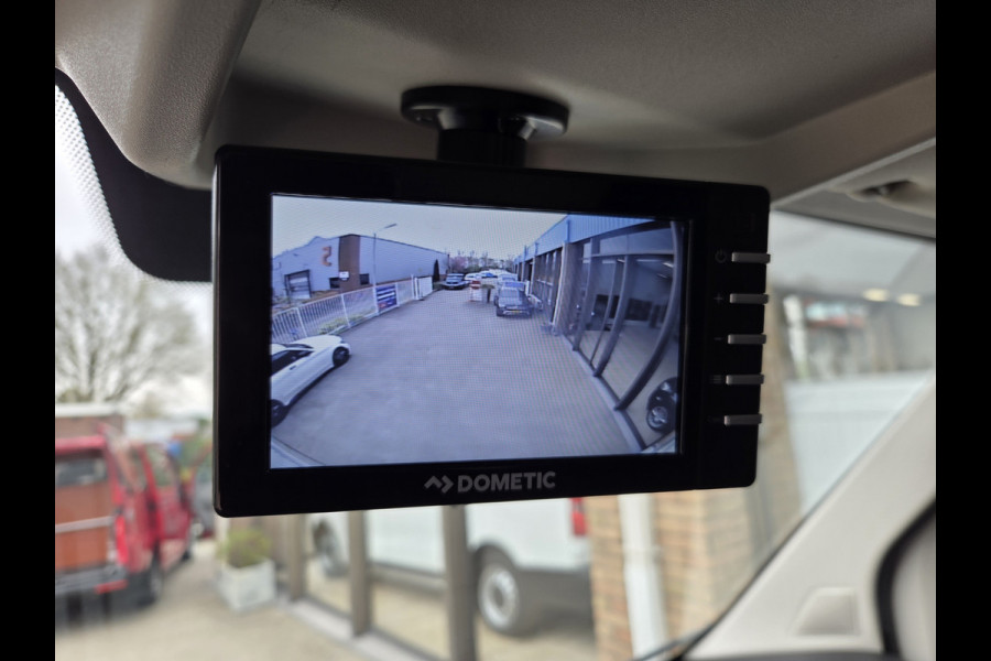 Peugeot Boxer 2.2 BlueHDi 140 PK Lowliner Laadklep / Oprijklep Lage instap Airco Cruisecontrol