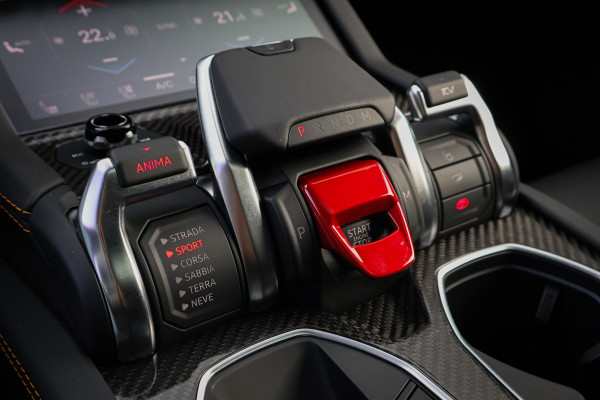 Lamborghini Urus SE 4.0 V8 Hybrid | AKRAPOVIC | BTW-AUTO | FULL PPF + WRAP | B&O 3D ADVANCED | ACC | LAMBORGHINI EYE | HUD | 4-WIELSTURING