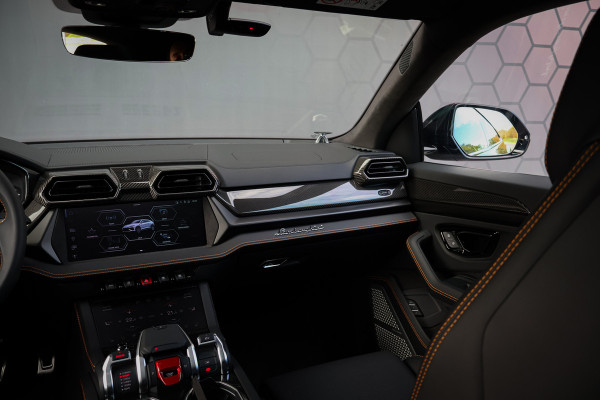 Lamborghini Urus SE 4.0 V8 Hybrid | AKRAPOVIC | BTW-AUTO | B&O 3D ADVANCED | ACC | LAMBORGHINI EYE | HUD | 4-WIELSTURING