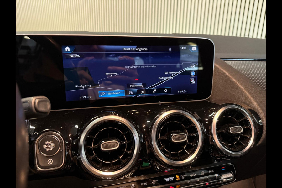 Mercedes-Benz GLA 200 Progressive-CAMERA-APPLE CARPLAY-ECC-STOELCOMFORT-COMPLEET