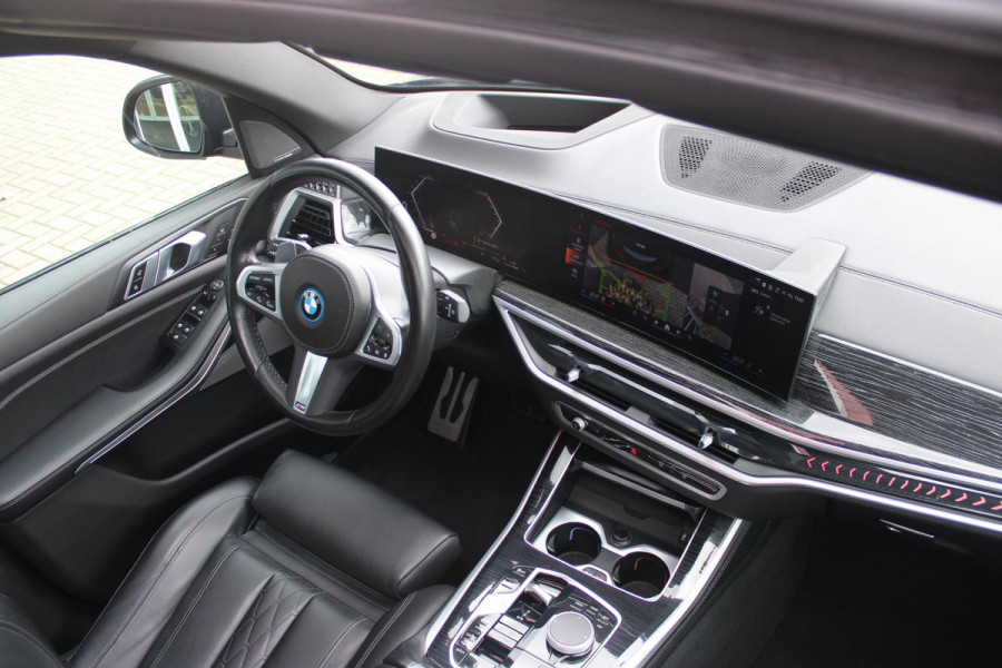 BMW X5 xDrive50e 490PK M-SPORT LAUNCH EDITION | PANORAMA SCHUIF/KANTEL DAK "SKY LOUNGE" | COMFORT STOELEN ELEKTRISCH VERSTELBAAR MET GEHEUGENFUNCTIE EN VERWARMBAAR VOOR EN ACHTER | LEDEREN BEKLEDING BMW INDIVIDUAL ZWART | EDELHOUT INTERIEURLIJSTEN | RIJASSISTENT-SYSTEEM DRIVING ASSISTANT PROFFESIONAL MET O.A. DODEHOEK DETECTIE EN ADAPTIVE CRUISE CONTROL | TRAVEL PAKKET | INNOVATIE-PAKKET: PARKEERASSISTENT-PAKKET PROFESSIONAL/ADAPTIEVE LED KOPLAMPEN/HARMAN/KARDON AUDIO SYSTEM/BMW LIVE PROFESSIONAL/RIJASSISTEN-SYSTEEM BMW GESTURE CONTROL/RIJSTROOK ASSISTENT/RIJSTROOKWISSEL ASSI