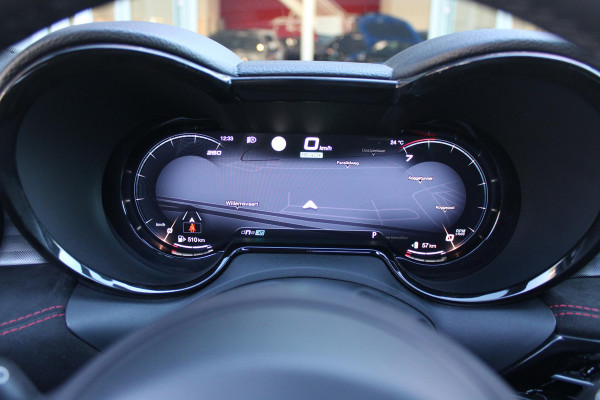 Alfa Romeo Tonale PHEV 280PK VELOCE | NIEUWE AUTO! | PANORAMISCH SCHUIF/KANTEL DAK | WINTERPACK: STOEL/STUUR VERWARMING | TECHNOLOGY PACK: PARKEERWAARSCHUWING VOOR EN ACHTER/360° CAMERA/AUTOMATISCH INPARKEREN/ AUTONOMOUS DRIVING LEVEL 2: ADAPTIVE CRUISE CONTROL/LANE CENTERING ASSIST/TRAFFIC JAM ASSIST DODEHOEK DETECTIE AUTOMATISCH DIMMENDE BUITENSPIEGELS | DRAADLOZE TELEFOONLADER | FULL LED MATRIX KOPLAMPEN | DUAL STAGE VALVE: ACTIEVE DEMPING | KEYLESS ENTRY/START | 19" LICHTMETALEN VELGEN | ROODGESPOTEN BREMBO REMKLAUWEN | NAVIGATIE | DRAADLOZE APPLE CARPLAY/ANDROID AUTO | ELEKTRISCH B