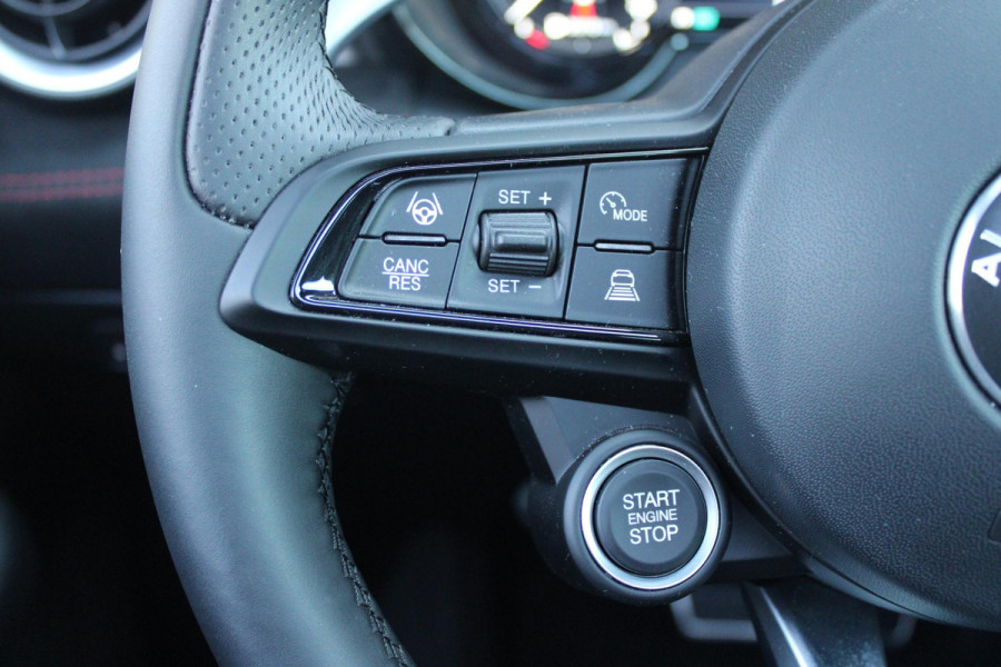 Alfa Romeo Tonale PHEV 280PK VELOCE | NIEUWE AUTO! | PANORAMISCH SCHUIF/KANTEL DAK | WINTERPACK: STOEL/STUUR VERWARMING | TECHNOLOGY PACK: PARKEERWAARSCHUWING VOOR EN ACHTER/360° CAMERA/AUTOMATISCH INPARKEREN/ AUTONOMOUS DRIVING LEVEL 2: ADAPTIVE CRUISE CONTROL/LANE CENTERING ASSIST/TRAFFIC JAM ASSIST DODEHOEK DETECTIE AUTOMATISCH DIMMENDE BUITENSPIEGELS | DRAADLOZE TELEFOONLADER | FULL LED MATRIX KOPLAMPEN | DUAL STAGE VALVE: ACTIEVE DEMPING | KEYLESS ENTRY/START | 19" LICHTMETALEN VELGEN | ROODGESPOTEN BREMBO REMKLAUWEN | NAVIGATIE | DRAADLOZE APPLE CARPLAY/ANDROID AUTO | ELEKTRISCH B