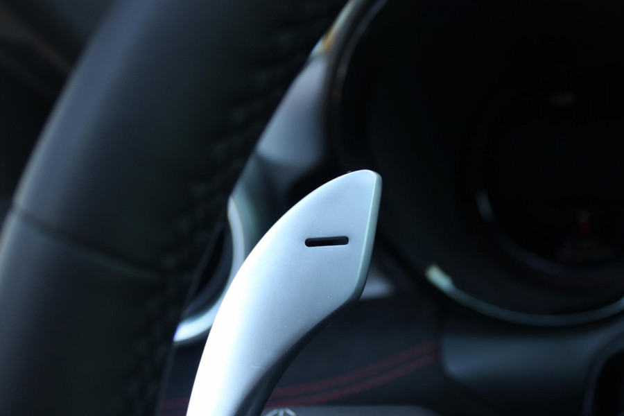 Alfa Romeo Tonale PHEV 280PK VELOCE | NIEUWE AUTO! | PANORAMISCH SCHUIF/KANTEL DAK | WINTERPACK: STOEL/STUUR VERWARMING | TECHNOLOGY PACK: PARKEERWAARSCHUWING VOOR EN ACHTER/360° CAMERA/AUTOMATISCH INPARKEREN/ AUTONOMOUS DRIVING LEVEL 2: ADAPTIVE CRUISE CONTROL/LANE CENTERING ASSIST/TRAFFIC JAM ASSIST DODEHOEK DETECTIE AUTOMATISCH DIMMENDE BUITENSPIEGELS | DRAADLOZE TELEFOONLADER | FULL LED MATRIX KOPLAMPEN | DUAL STAGE VALVE: ACTIEVE DEMPING | KEYLESS ENTRY/START | 19" LICHTMETALEN VELGEN | ROODGESPOTEN BREMBO REMKLAUWEN | NAVIGATIE | DRAADLOZE APPLE CARPLAY/ANDROID AUTO | ELEKTRISCH B