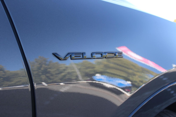 Alfa Romeo Tonale PHEV 280PK VELOCE | NIEUWE AUTO! | PANORAMISCH SCHUIF/KANTEL DAK | WINTERPACK: STOEL/STUUR VERWARMING | TECHNOLOGY PACK: PARKEERWAARSCHUWING VOOR EN ACHTER/360° CAMERA/AUTOMATISCH INPARKEREN/ AUTONOMOUS DRIVING LEVEL 2: ADAPTIVE CRUISE CONTROL/LANE CENTERING ASSIST/TRAFFIC JAM ASSIST DODEHOEK DETECTIE AUTOMATISCH DIMMENDE BUITENSPIEGELS | DRAADLOZE TELEFOONLADER | FULL LED MATRIX KOPLAMPEN | DUAL STAGE VALVE: ACTIEVE DEMPING | KEYLESS ENTRY/START | 19" LICHTMETALEN VELGEN | ROODGESPOTEN BREMBO REMKLAUWEN | NAVIGATIE | DRAADLOZE APPLE CARPLAY/ANDROID AUTO | ELEKTRISCH B