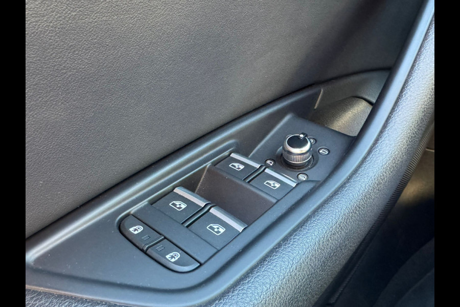 Audi A4 Avant 40 TFSI 190PK S-TRONIC LAUNCH EDITION SPORT LEDER/NAVI/TREKHAAK