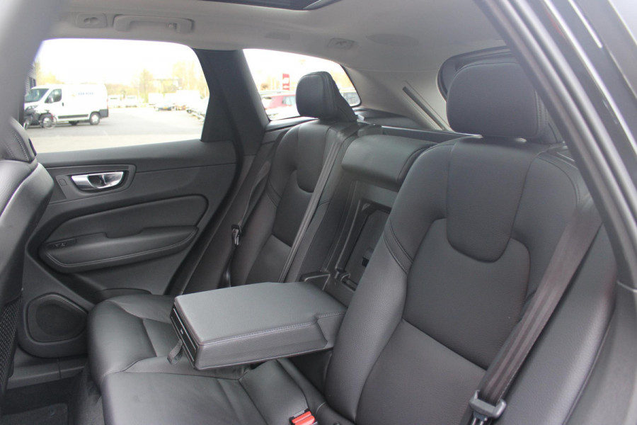 Volvo XC60 2.0 T6 340PK PHEV AWD INSCRIPTION EXCLUSIVE | PANORAMA SCHUIF/KANTEL DAK | LEDEREN BEKLEDING "MORITZ" MET COMFORT STOELEN | HARMAN KARDON AUDIO SYSTEEM | ELEKTRISCH WEGKLAPBARE TREKHAAK | ACHTERUITRIJ CAMERA | PARKEERSENSOREN VOOR + ACHTER | 19" "5-MULTISPAAKS BLACK DIAMONT CUT INSCRIPTION | NAVIGATIESYSTEEM OP BASIS VAN GOOGLE MAPS | APPLE CARPLAY/ANDROID AUTO | KEYLESS ENTRY/START | STANDVERWARMING | ELEKTRISCH BEDIENBARE ACHTERKLEP | INTELLSAFE ASSIST (O.A. ADAPTIVE CRUISE CONTROL MET PILOT ASSIST) | ELEKTRISCH VERSTELBARE BESTUURDERSSTOEL MET GEHEUGENFUNCTIE EN ZIT