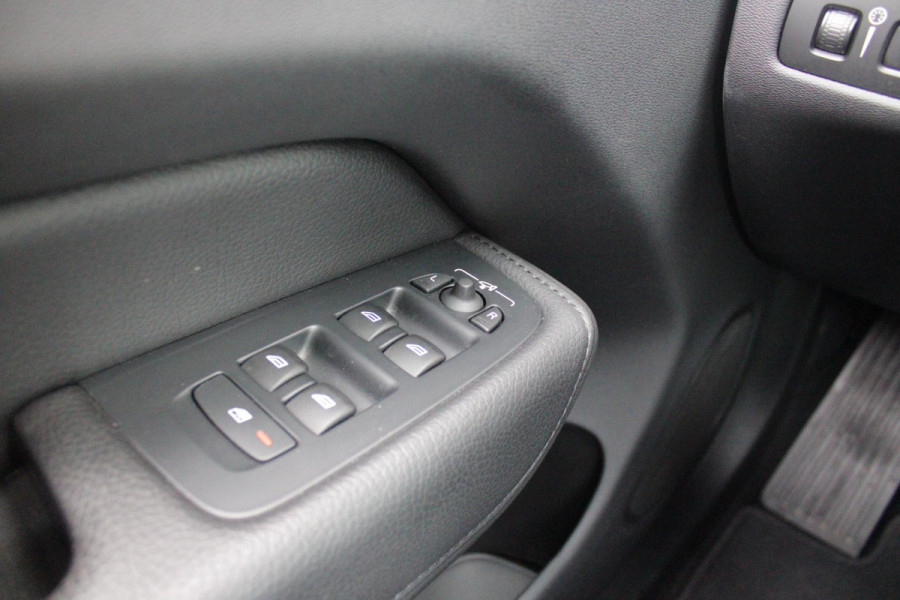 Volvo XC60 2.0 T6 340PK PHEV AWD INSCRIPTION EXCLUSIVE | PANORAMA SCHUIF/KANTEL DAK | LEDEREN BEKLEDING "MORITZ" MET COMFORT STOELEN | HARMAN KARDON AUDIO SYSTEEM | ELEKTRISCH WEGKLAPBARE TREKHAAK | ACHTERUITRIJ CAMERA | PARKEERSENSOREN VOOR + ACHTER | 19" "5-MULTISPAAKS BLACK DIAMONT CUT INSCRIPTION | NAVIGATIESYSTEEM OP BASIS VAN GOOGLE MAPS | APPLE CARPLAY/ANDROID AUTO | KEYLESS ENTRY/START | STANDVERWARMING | ELEKTRISCH BEDIENBARE ACHTERKLEP | INTELLSAFE ASSIST (O.A. ADAPTIVE CRUISE CONTROL MET PILOT ASSIST) | ELEKTRISCH VERSTELBARE BESTUURDERSSTOEL MET GEHEUGENFUNCTIE EN ZIT