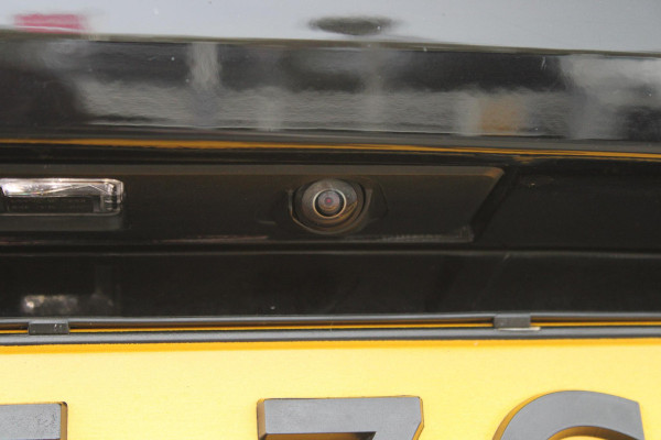 Volvo XC60 2.0 T6 340PK PHEV AWD INSCRIPTION EXCLUSIVE | PANORAMA SCHUIF/KANTEL DAK | LEDEREN BEKLEDING "MORITZ" MET COMFORT STOELEN | HARMAN KARDON AUDIO SYSTEEM | ELEKTRISCH WEGKLAPBARE TREKHAAK | ACHTERUITRIJ CAMERA | PARKEERSENSOREN VOOR + ACHTER | 19" "5-MULTISPAAKS BLACK DIAMONT CUT INSCRIPTION | NAVIGATIESYSTEEM OP BASIS VAN GOOGLE MAPS | APPLE CARPLAY/ANDROID AUTO | KEYLESS ENTRY/START | STANDVERWARMING | ELEKTRISCH BEDIENBARE ACHTERKLEP | INTELLSAFE ASSIST (O.A. ADAPTIVE CRUISE CONTROL MET PILOT ASSIST) | ELEKTRISCH VERSTELBARE BESTUURDERSSTOEL MET GEHEUGENFUNCTIE EN ZIT