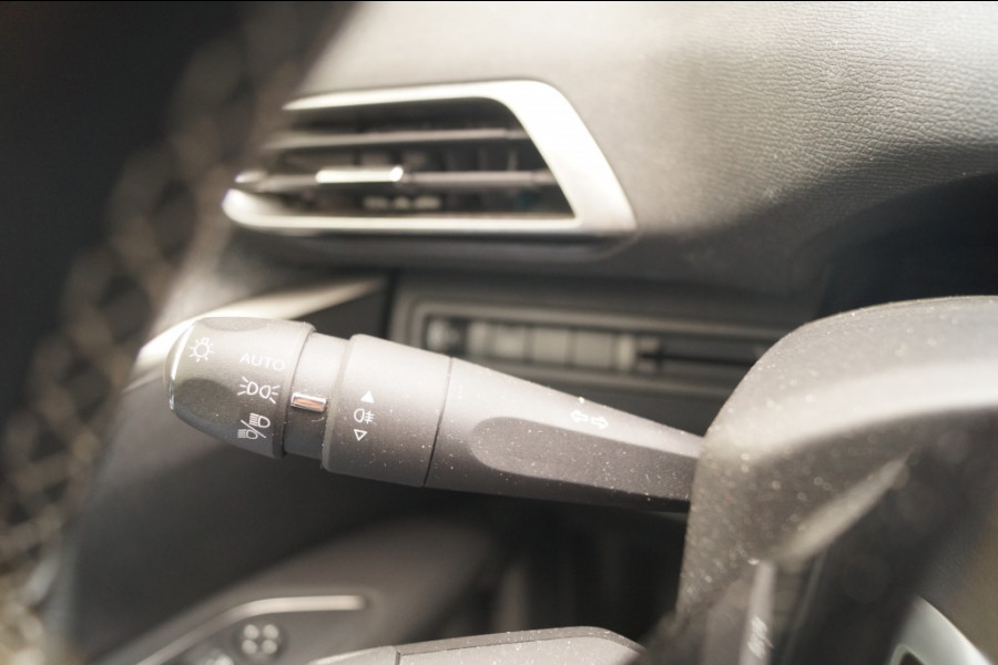 Peugeot 5008 1.2 PureTech Allure Pack Business 7-persoons -LEER-TREKHAAK-