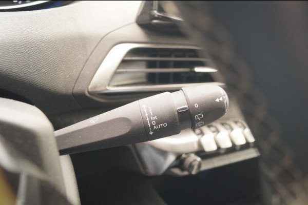 Peugeot 5008 1.2 PureTech Allure Pack Business 7-persoons -LEER-TREKHAAK-