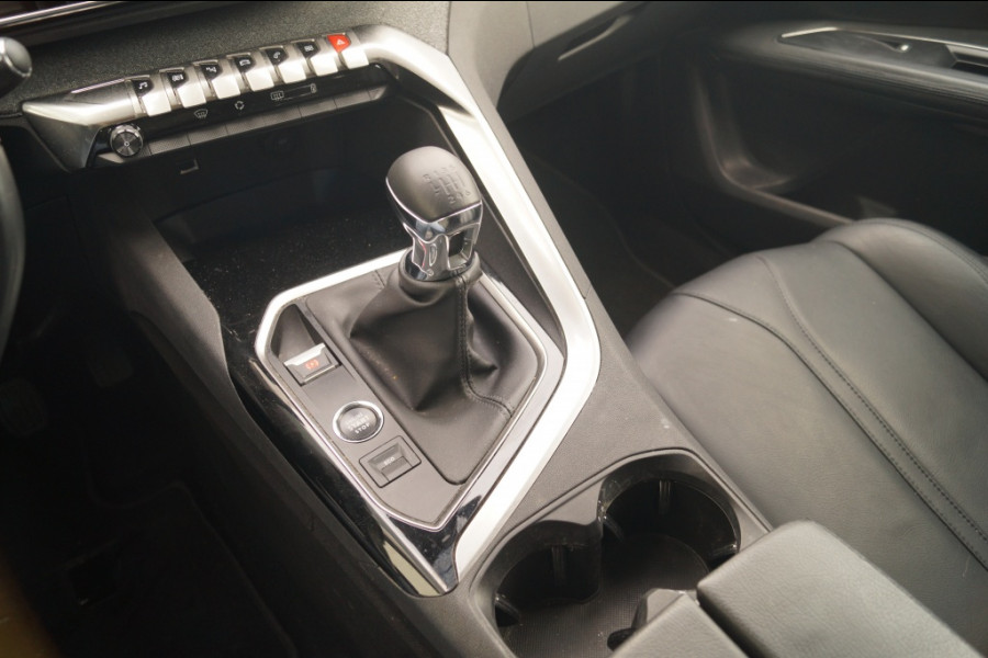 Peugeot 5008 1.2 PureTech Allure Pack Business 7-persoons -LEER-TREKHAAK-
