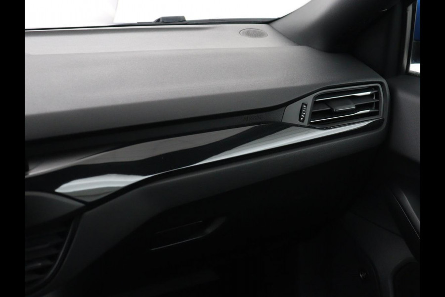 Ford Focus 1.5 EcoBoost ST Line | Stoelverwarming | Adaptive cruise | Carplay | Navigatie | Dodehoek detectie | Keyless | Full LED | Climate control | B&O Sound | Parkeerhulp | 18'' | Stuurverwarming