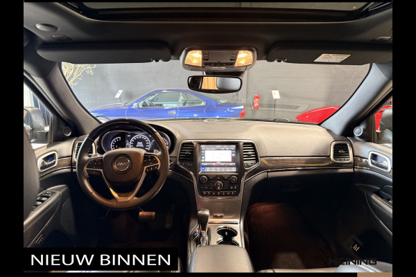 Jeep Grand Cherokee 3.6 Overland. Leer. Navi. Apple-carplay. Trekhaak. Van eerste eigenaar. BTW.