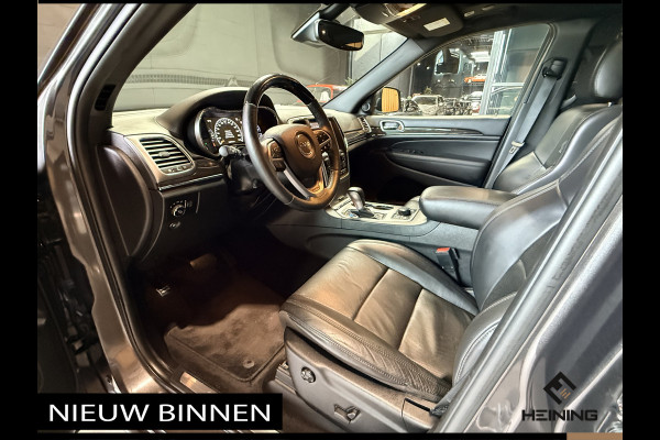 Jeep Grand Cherokee 3.6 Overland. Leer. Navi. Apple-carplay. Trekhaak. Van eerste eigenaar. BTW.