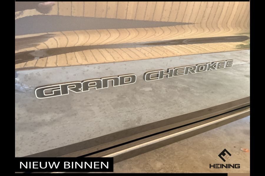 Jeep Grand Cherokee 3.6 Overland. Leer. Navi. Apple-carplay. Trekhaak. Van eerste eigenaar. BTW.