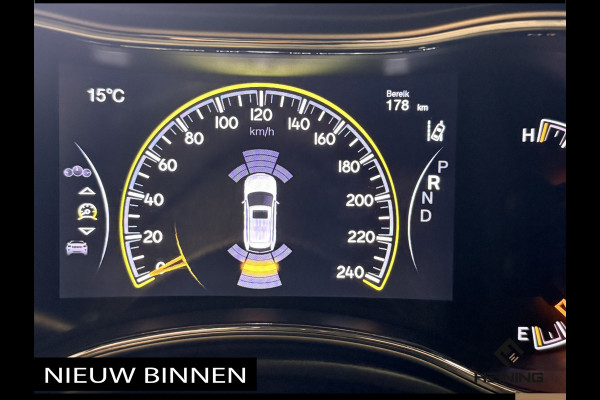 Jeep Grand Cherokee 3.6 Overland. Leer. Navi. Apple-carplay. Trekhaak. Van eerste eigenaar. BTW.