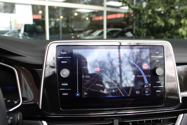 Volkswagen T-Roc Cabrio 1.5 TSI 150PK DSG R-LINE SPORT NAVI/LED/CARPLAY/TREKHAAK