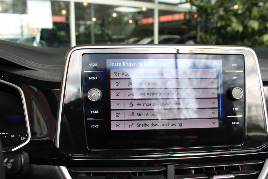 Volkswagen T-Roc Cabrio 1.5 TSI 150PK DSG R-LINE SPORT NAVI/LED/CARPLAY/TREKHAAK