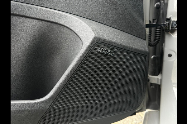 Škoda Kamiq 1.0 TSI Style, Automaat, Virtual Cockpit, Cruise, Navi, Trekhaak, Camera, PDC