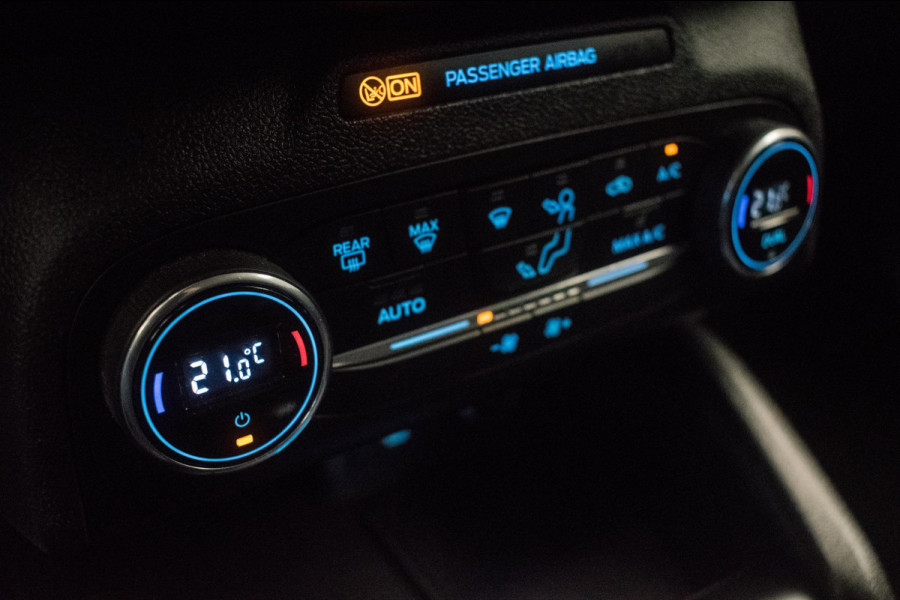 Ford FOCUS Wagon 1.0 EcoBoost Business Edition [ Carplay Keyless Rijstrooksensor Parkeersensoren Navigatie Climate Control ]