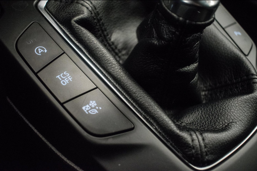 Ford FOCUS Wagon 1.0 EcoBoost Business Edition [ Carplay Keyless Rijstrooksensor Parkeersensoren Navigatie Climate Control ]