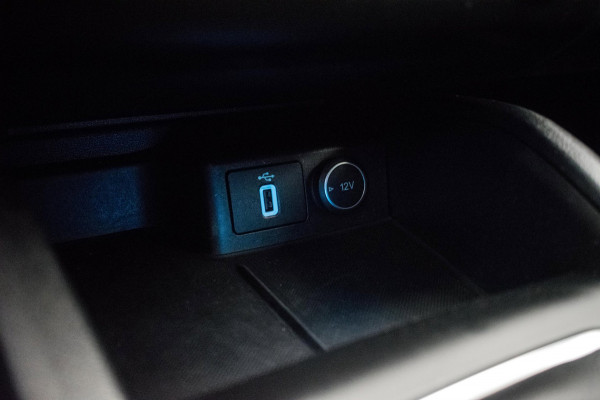 Ford FOCUS Wagon 1.0 EcoBoost Business Edition [ Carplay Keyless Rijstrooksensor Parkeersensoren Navigatie Climate Control ]