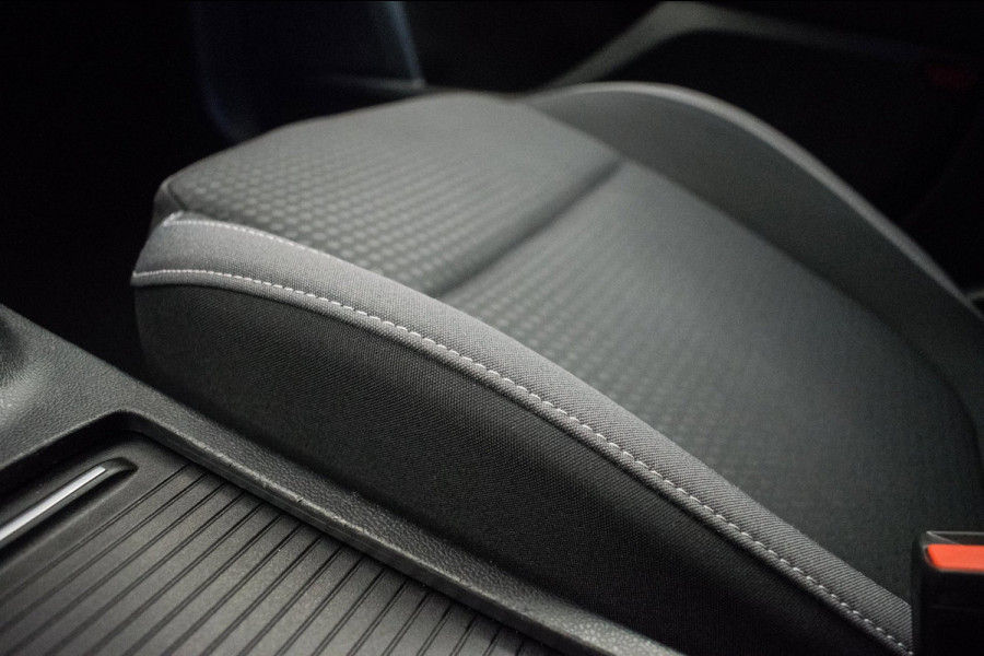 Ford FOCUS Wagon 1.0 EcoBoost Business Edition [ Carplay Keyless Rijstrooksensor Parkeersensoren Navigatie Climate Control ]