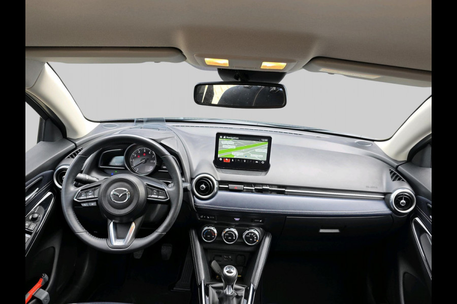 Mazda 2 1.5 Skyactiv-G Luxury | Stoel/Stuurverwarming | Headup display | Achteruitrijcamera | Cruisecontrol | Carplay/Androidauto |