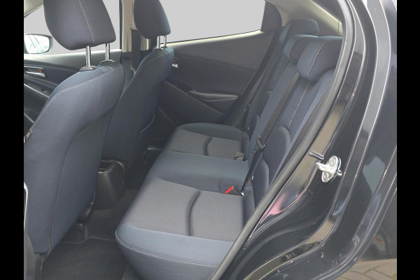 Mazda 2 1.5 Skyactiv-G Luxury | Stoel/Stuurverwarming | Headup display | Achteruitrijcamera | Cruisecontrol | Carplay/Androidauto |