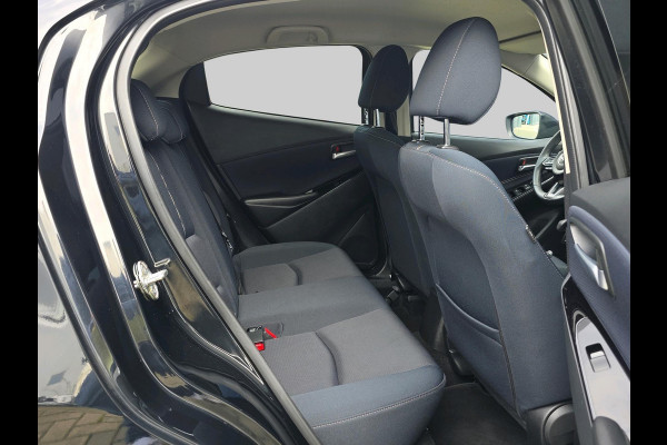 Mazda 2 1.5 Skyactiv-G Luxury | Stoel/Stuurverwarming | Headup display | Achteruitrijcamera | Cruisecontrol | Carplay/Androidauto |