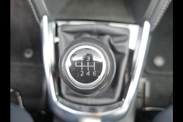 Mazda 2 1.5 Skyactiv-G Luxury | Stoel/Stuurverwarming | Headup display | Achteruitrijcamera | Cruisecontrol | Carplay/Androidauto |