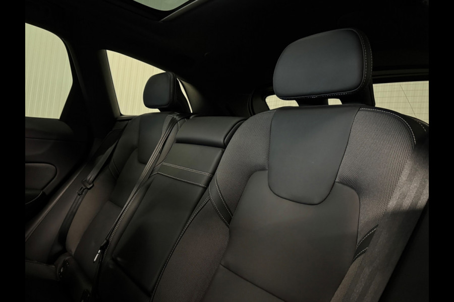 Volvo XC60 2.0 Recharge T6 AWD R-Design | PANO | HUD | TREKHAAK | BLACK EDITION | HARMAN KARDON | 360 CAMERA