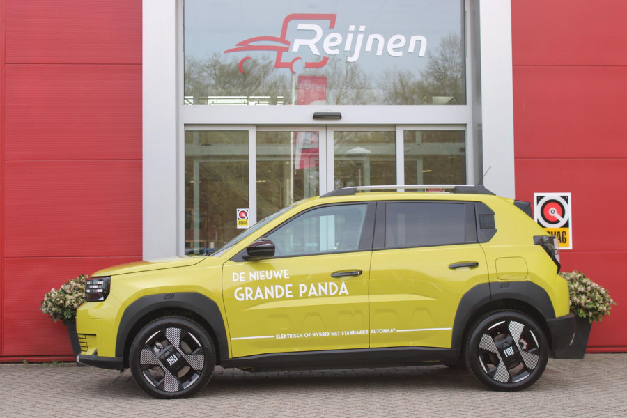 Fiat Grande Panda LA PRIMA 113PK 11 kW 44 kWh | WINTERPACK: STOEL/STUUR/VOORRUIT VERWARMING | DRAADLOZE APPLE CARPLAY/ANDROID AUTO | NAVIGATIE | ACHTERUITRIJCAMERA | PARKEERSENSOREN VOOR + ACHTER | DRAADLOZE TELEFOONLADER | LED KOPLAMPEN | CLIMATE CONTROL | 3-FASE | 17" LICHTMETALEN VELGEN | PRIVACY GLASS | ACHTERSPOILER |