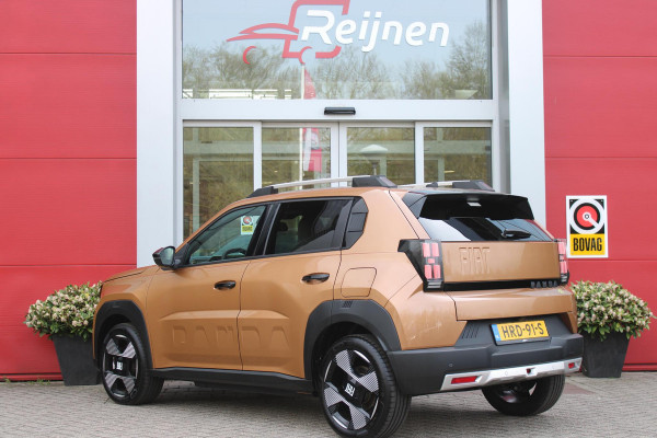 Fiat Grande Panda LA PRIMA 113PK 11 kW 44 kWh | WINTERPACK: STOEL/STUUR/VOORRUIT VERWARMING | DRAADLOZE APPLE CARPLAY/ANDROID AUTO | NAVIGATIE | ACHTERUITRIJCAMERA | PARKEERSENSOREN VOOR + ACHTER | DRAADLOZE TELEFOONLADER | LED KOPLAMPEN | CLIMATE CONTROL | 3-FASE | 17" LICHTMETALEN VELGEN | PRIVACY GLASS | ACHTERSPOILER |