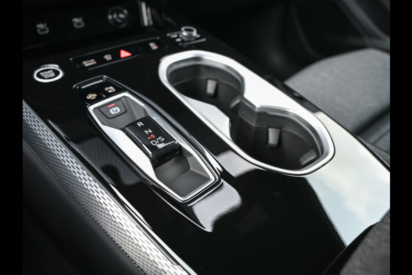 Audi A6 Avant 2.0 e-hybrid Quattro S-Line | Memory Seats | Achteras besturing | 360 Camera | Adaptive cruise | Trekhaak wegklapbaar