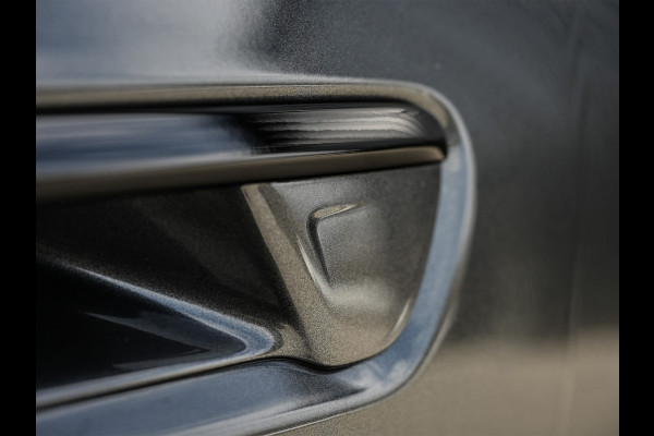 Audi A6 Avant 2.0 e-hybrid Quattro S-Line | Memory Seats | Achteras besturing | Stylingkit | 360 Camera | Adaptive cruise